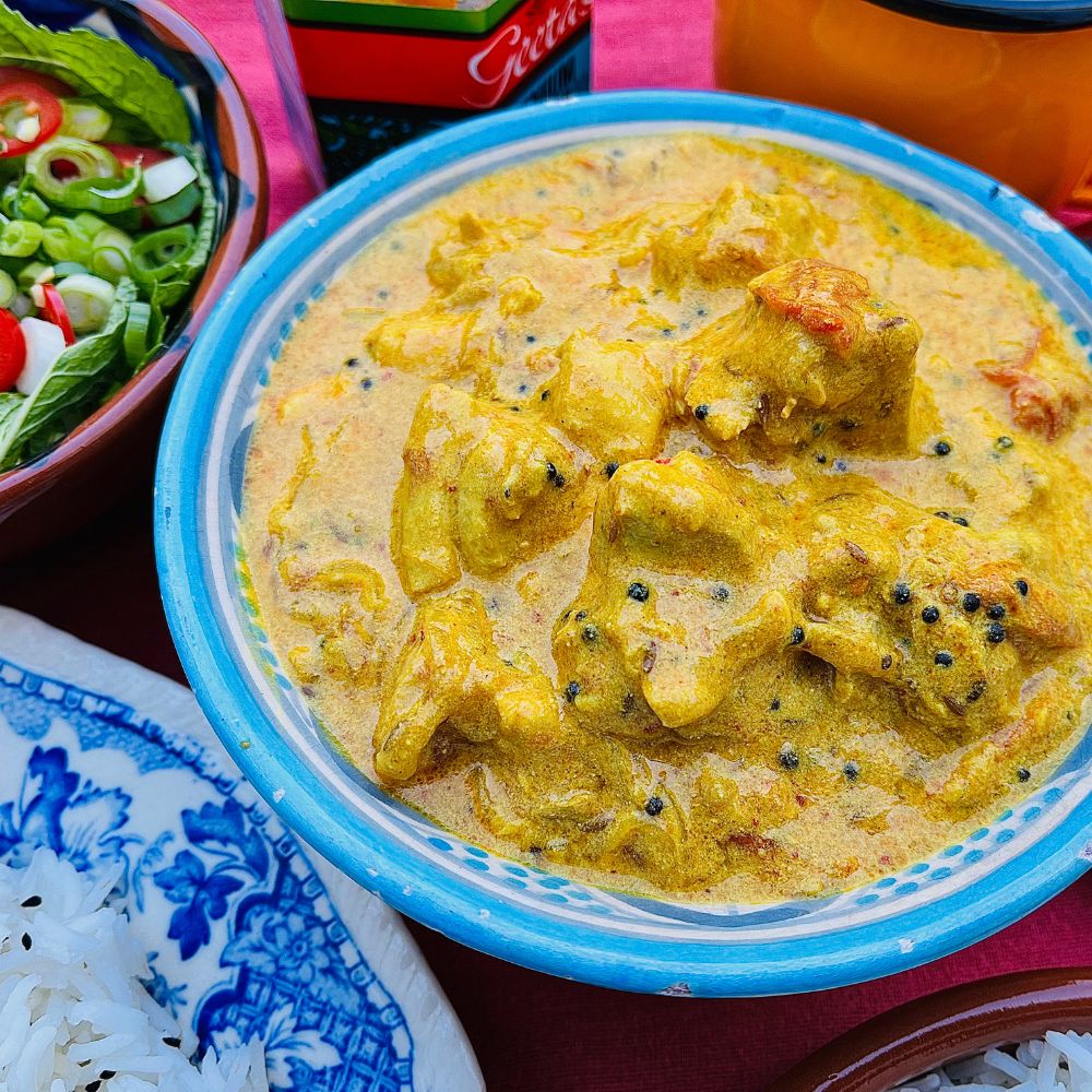 Frozen: Keralan chicken curry with yoghurt, tomato and garam masala. Serves two