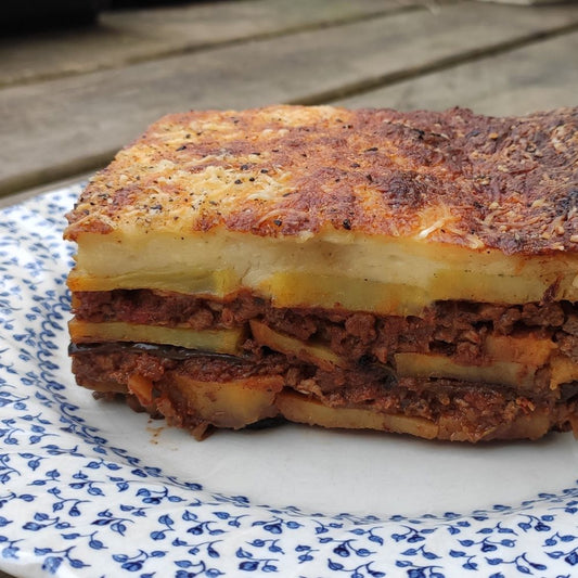 Frozen: Classic lamb moussaka with cinnamon, oregano and aubergine. Serves one