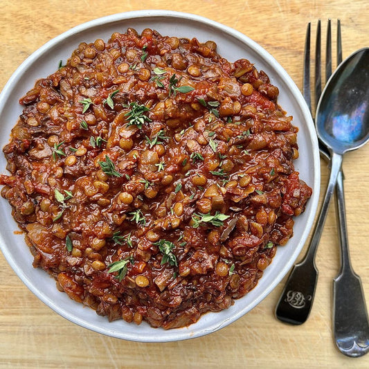 Frozen: Chestnut mushroom & puy lentil ragu with red wine & oregano.  Vegan. Serves two (500ml)