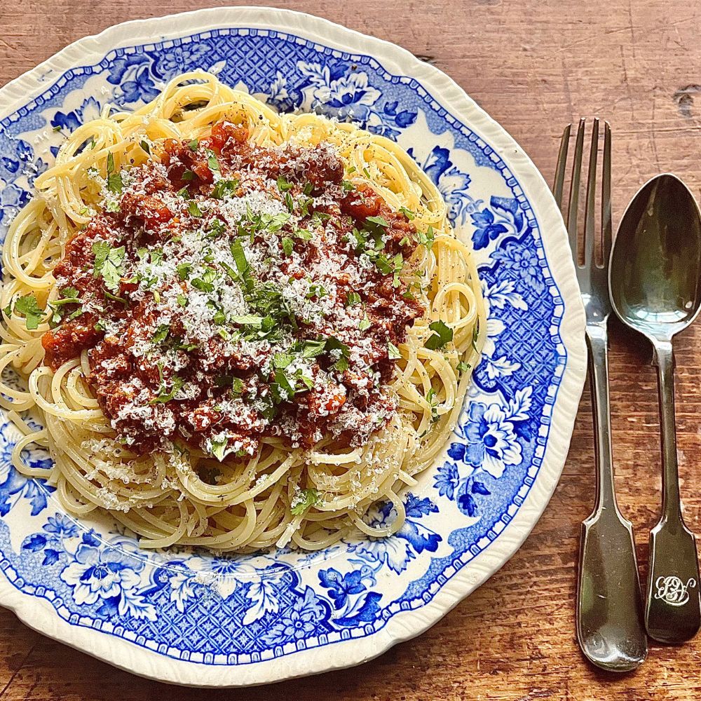 Frozen: Classic bolognese with Chianti and pancetta.  Serves four-six (1000ml)